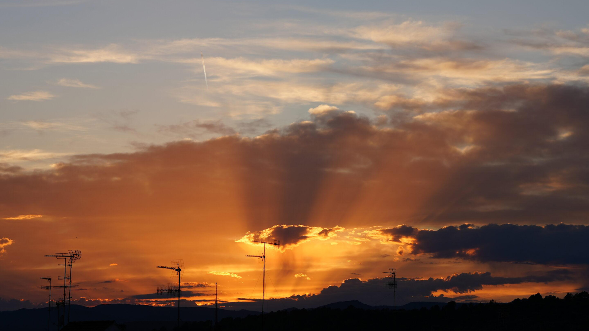 XTA - Imatge pel bàner Wifi& WiMax - Cel tarojna, posta de sol